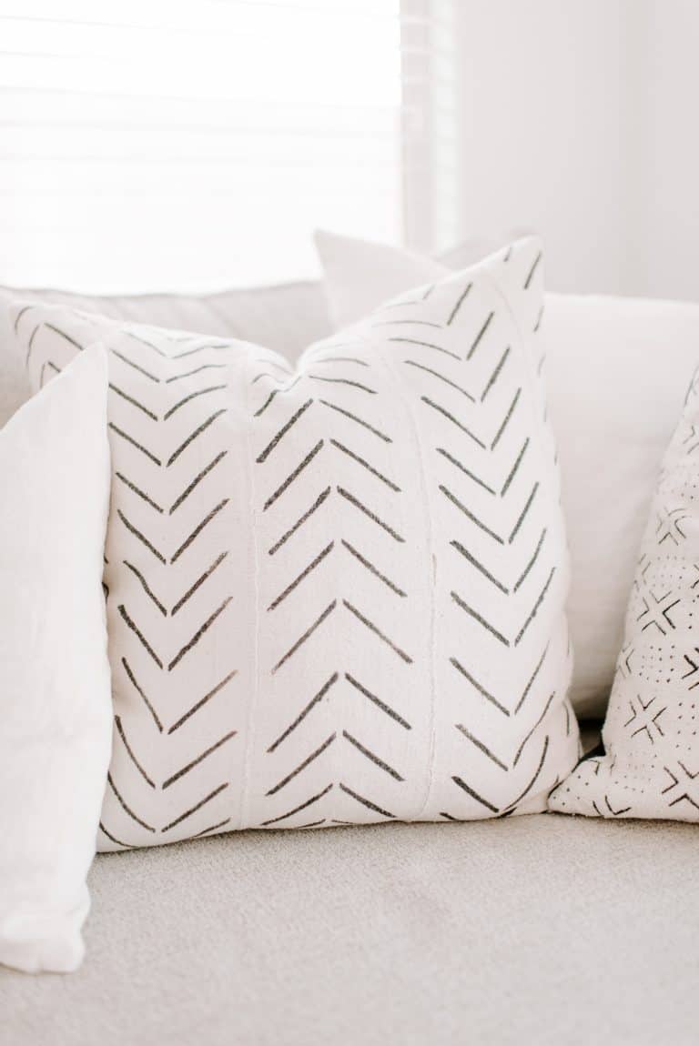 How to Create a Relaxing and Cozy Bedroom Sanctuary The Simplicity Habit