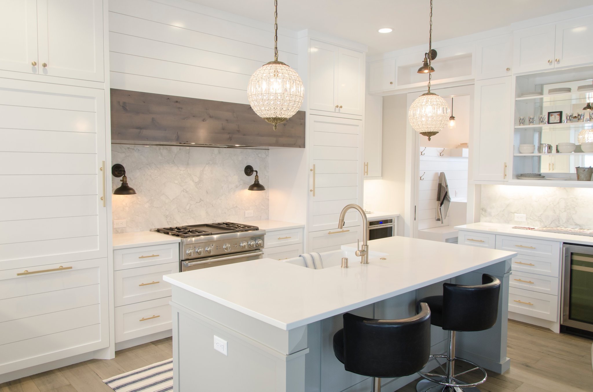 The 7 Best Things to Declutter Before the Holidays - The Simplicity Habit