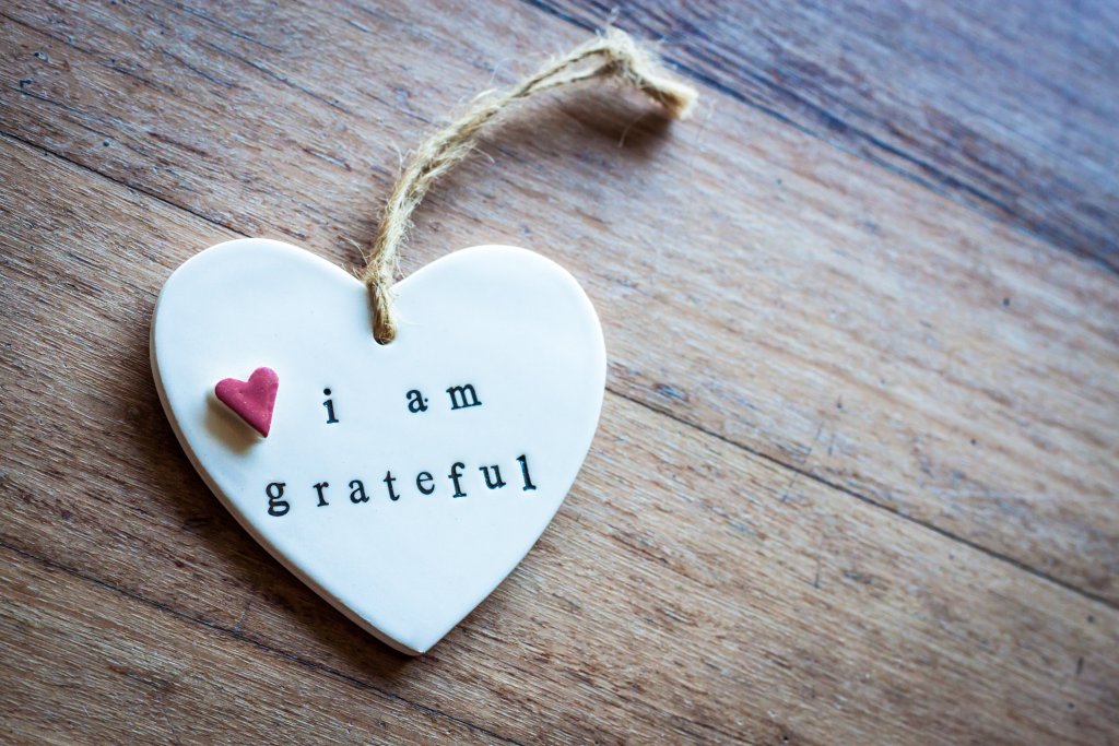 decluttering makes you more grateful