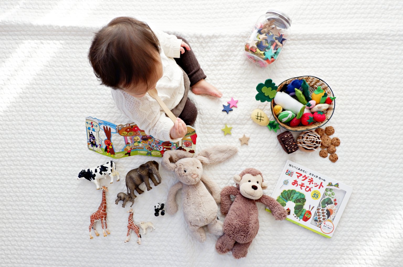 The 7 Best Things to Declutter Before the Holidays - The Simplicity Habit