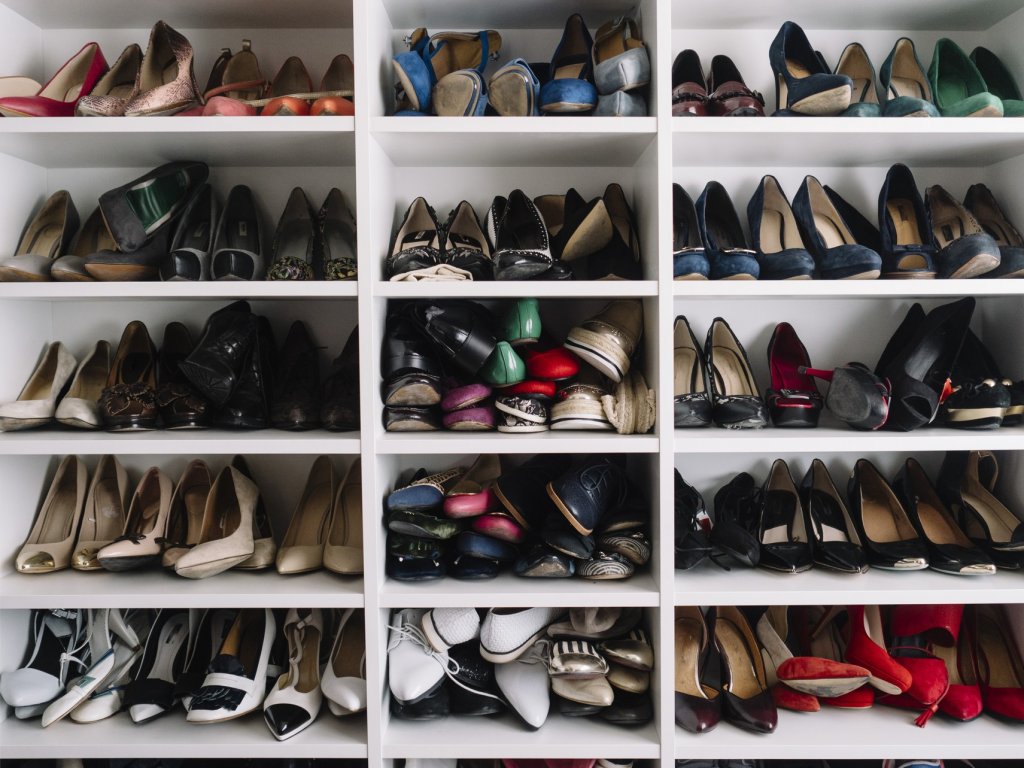 shoe clutter