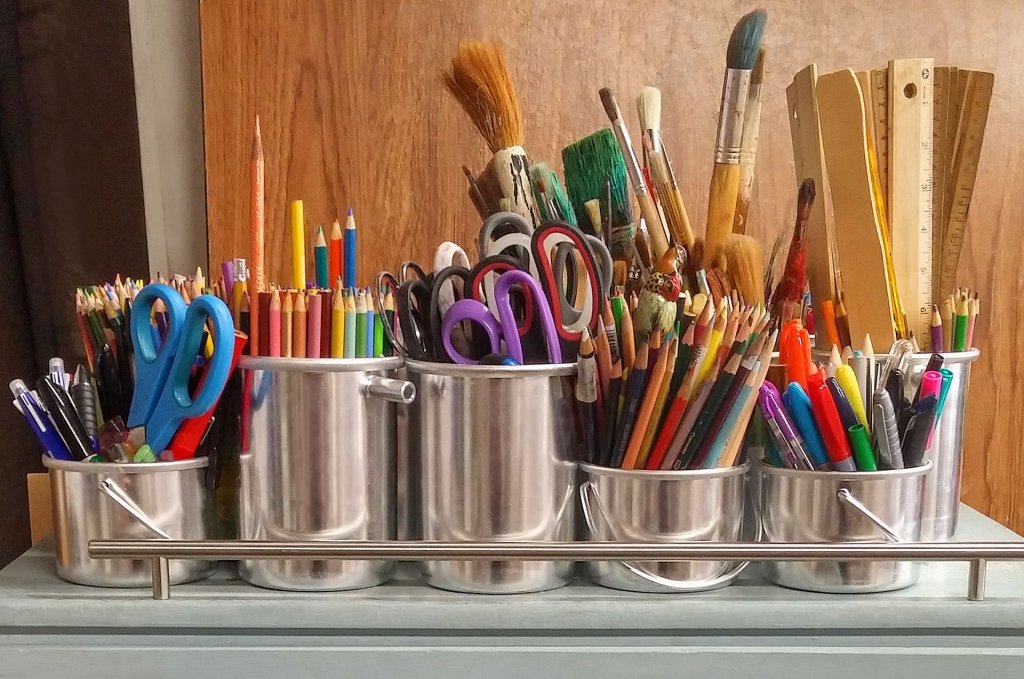 how to organize kids art supplies