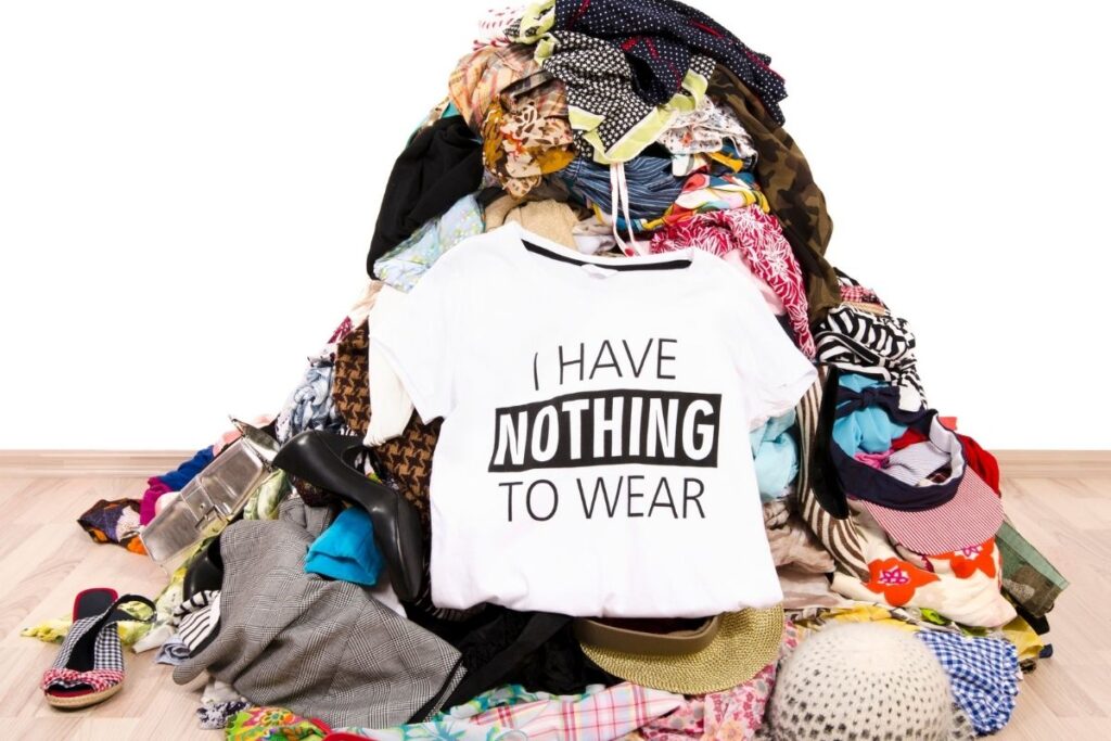 how to be ruthless when decluttering clothes