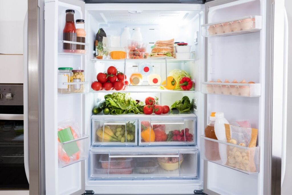 clean refrigerator