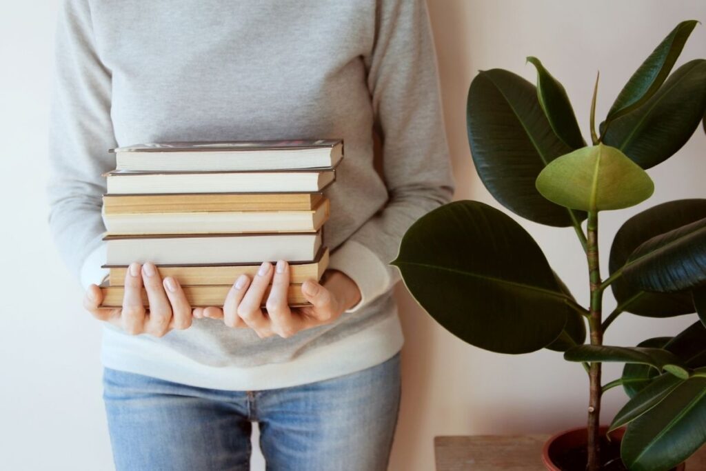 best way to organize books