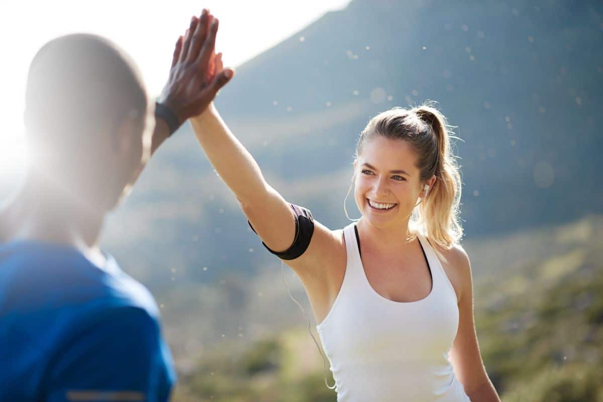 How to Stay Consistent In Life and Meet Your Goals - The Simplicity Habit