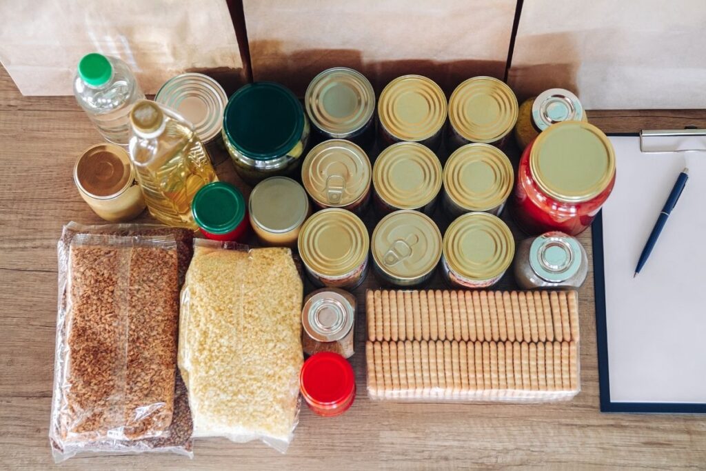 declutter organize pantry