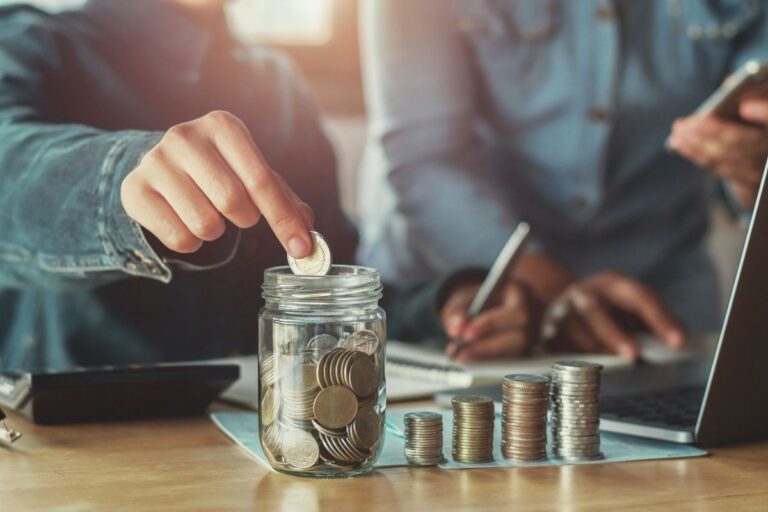 10 Money-Saving Habits You Need to Try