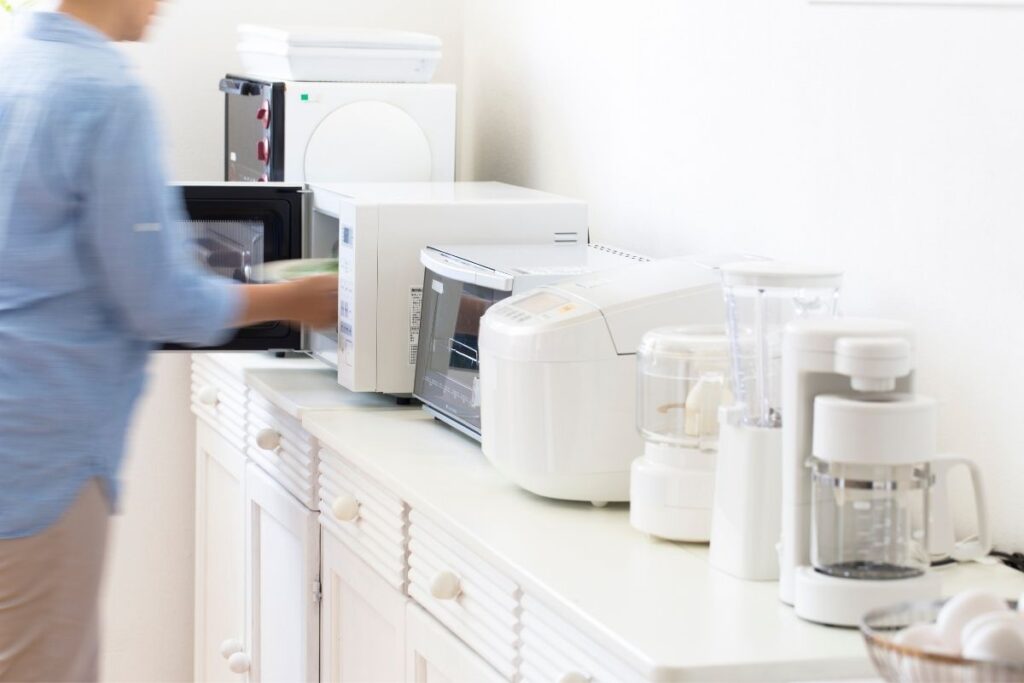 minimalist kitchen essentials