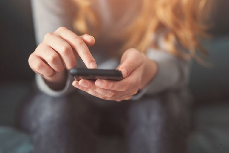 How to Be More Intentional with Social Media (& 3 Things to Stop Doing)