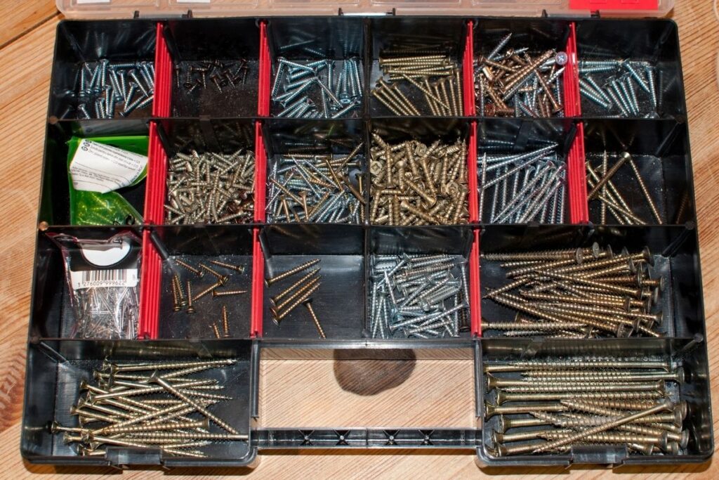 how to organize tools without toolbox