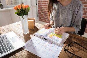 How to Declutter Your Schedule & Free Up Your Time - The Simplicity Habit