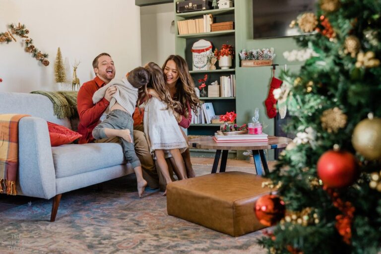 How to Prioritize Memories Over Material Things During the Holidays