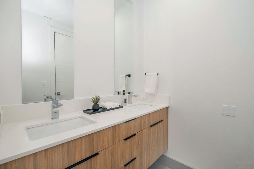 minimalist bathroom