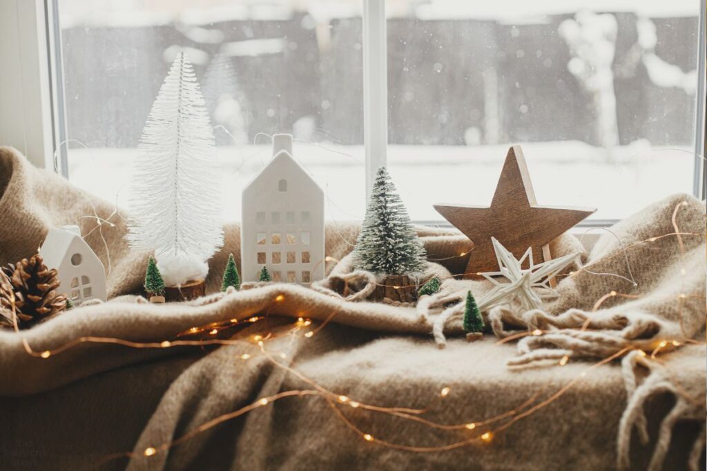 minimalist decorating tips for seasonal and holiday décor
