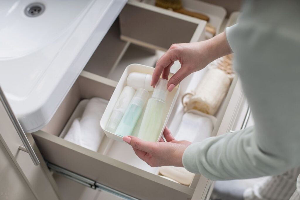 declutter bathroom drawer