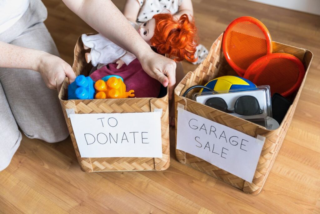 why to declutter in the summer