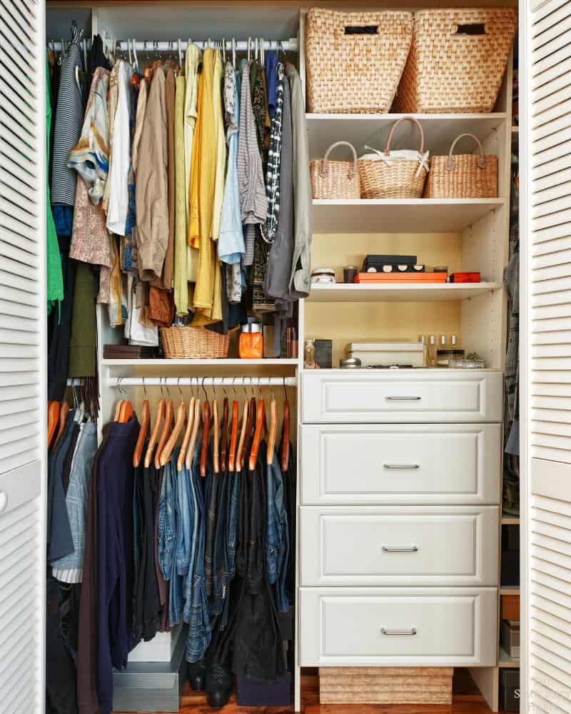 things that make your closet look cluttered