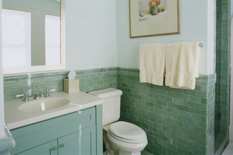 The Top 10 Expert Bathroom Organization Hacks to Maximize Space
