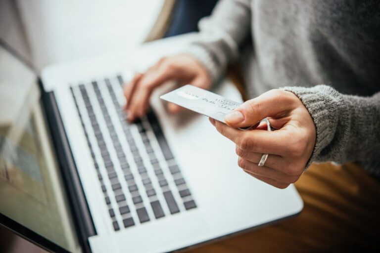 The 10 Best Minimalist Rules (to Save Money and Prevent Clutter)
