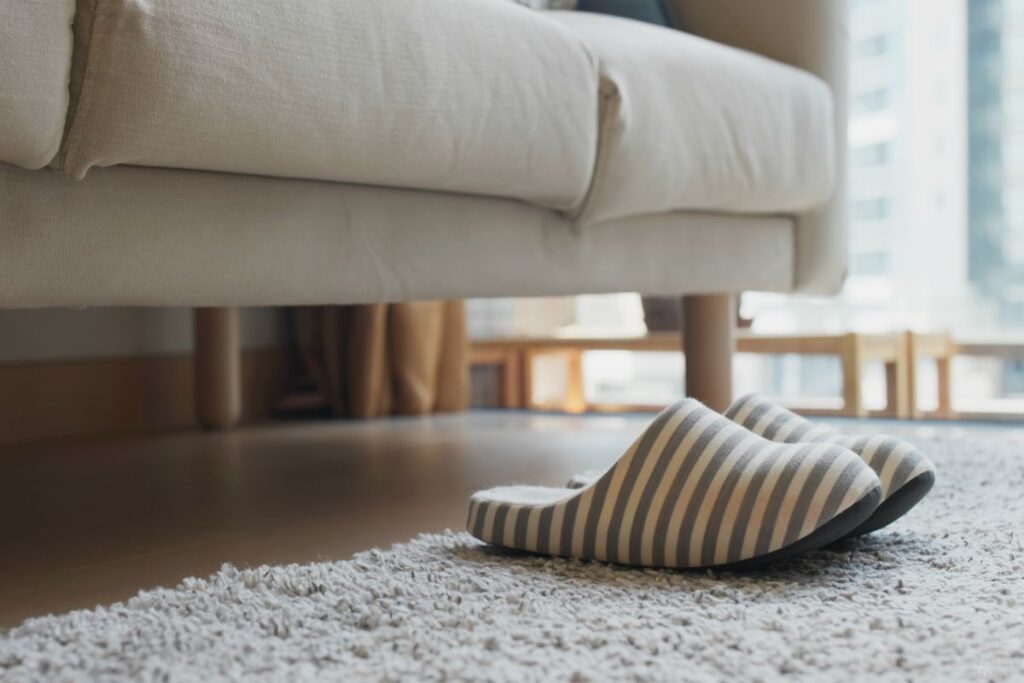 things that make a living room look cluttered