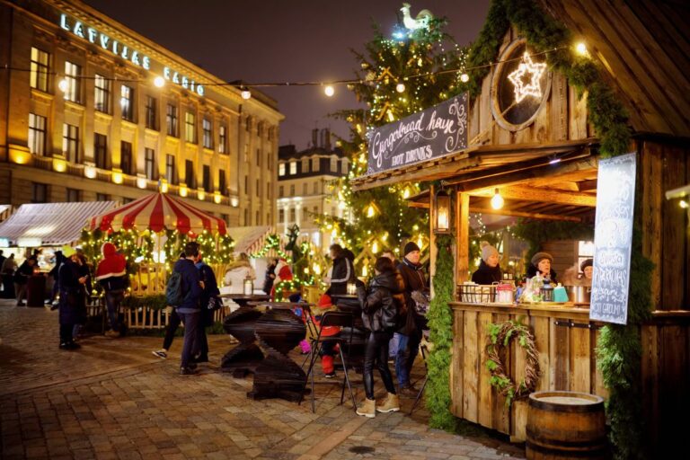 10 Meaningful & Budget-Friendly Ways to Enjoy the Holiday Season