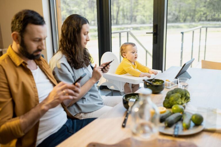 7 Ways to Create Healthy Boundaries with Technology (and Get More Time Back!)