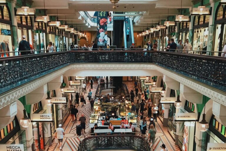 10 Smart Habits to Help You Break Free from the Pull of Consumerism