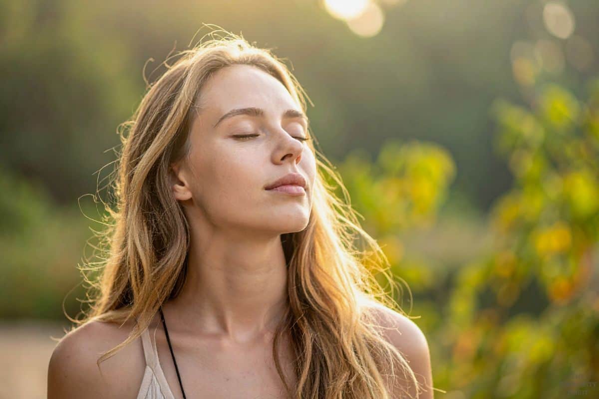 4 Micro-Moments of Mindfulness to Create Calm in Your Day in Minutes ...